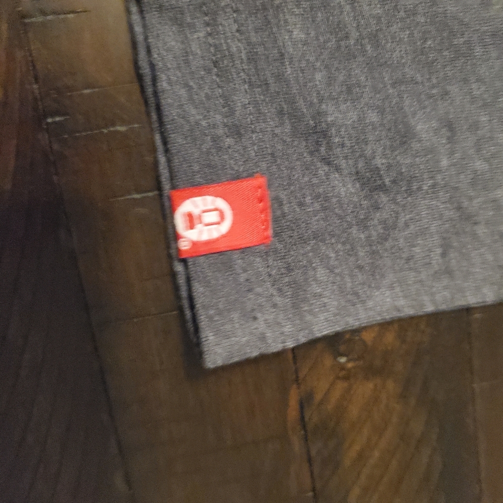 Coleman Cotton Blend Screen Tee - Picture 8 of 9